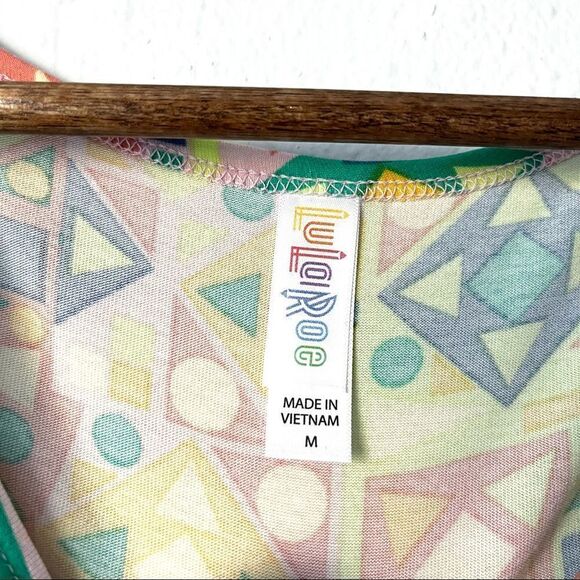 LuLaRoe Classic T Shirt Size M - Picture 4 of 4